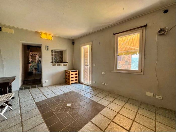 Appartamento quadrilocale in vendita in Via Dottor Giovanni Battista Novaro, Centro, Chiusanico
