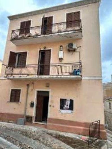 Casa con 5 locali in vendita in Via Manzoni Vi Parrocchia, Sennori