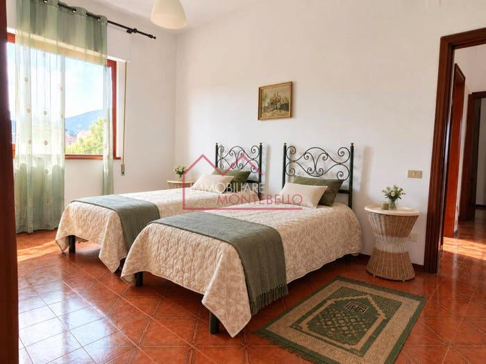 Casa con 6 locali in vendita in Via Badia, Camaiore Paese, Camaiore