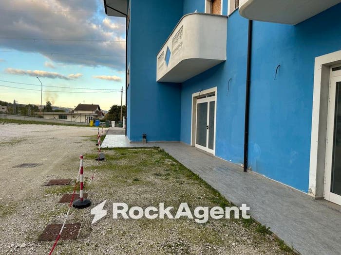 Appartamento quadrilocale in vendita in Via del Villino, Alanno