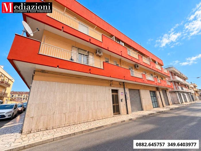 Appartamento con 5 locali in vendita in Via Milano, Apricena