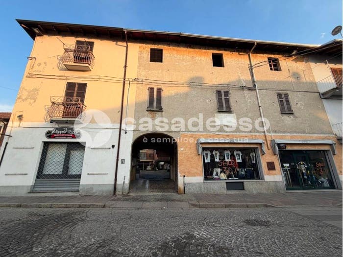 Appartamento con 6 locali in vendita in CORSO VALSESIA, Gattinara