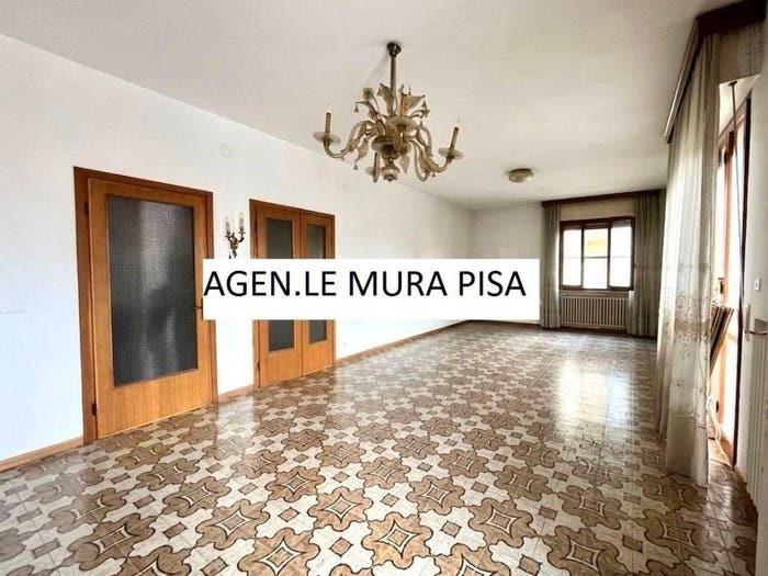 Appartamento con 6 locali in vendita in Via Giuseppe Giusti, Oltrera, Pontedera