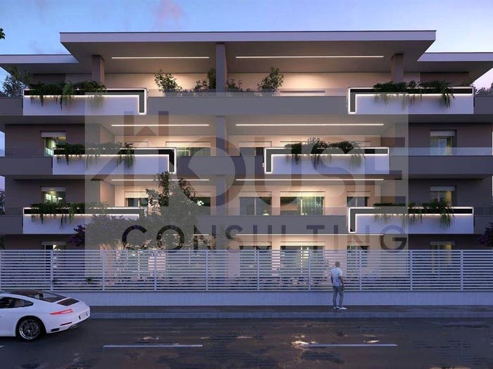 Appartamento quadrilocale in vendita in Via Filippo Turati, Centro, Biassono