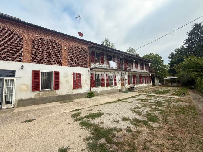 Casa con 6 locali in vendita in Castiglione, Asti