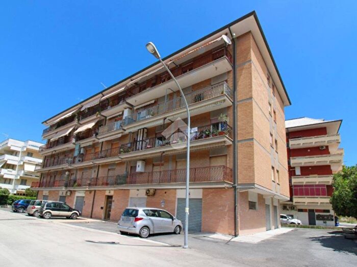 Appartamento quadrilocale in vendita in Via Giovanni XXIII, Porto San Giorgio