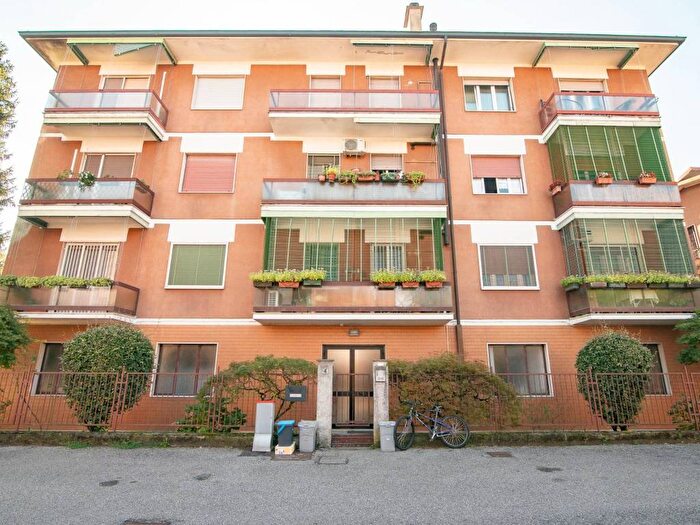 Appartamento trilocale in vendita in Via Friuli, San Bernardo Olmo, Lodi