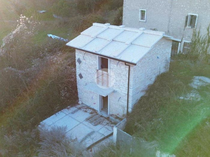 Casa bilocale in vendita in Località Sottosengia, Fumane