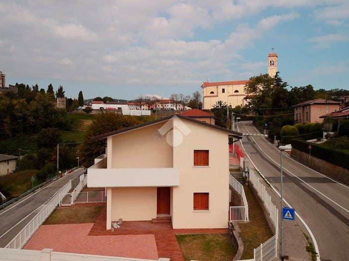 Casa quadrilocale in vendita in Via Calavena Alta, Centro, Arzignano