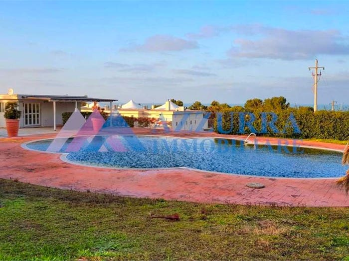 Casa con 6 locali in vendita in Petacciato