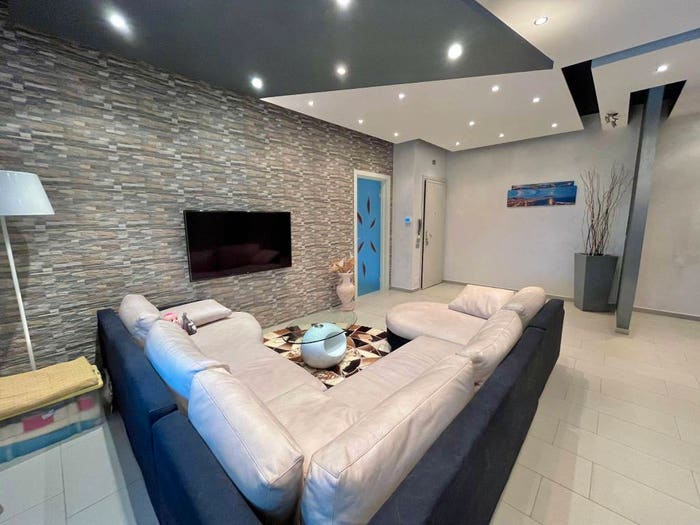 Casa con 6 locali in vendita in Via Giuseppe Garibaldi, Centro, Moglia
