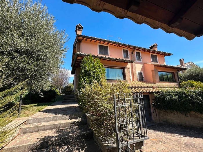 Casa con 5 locali in vendita in Via Civitavecchia, Manziana