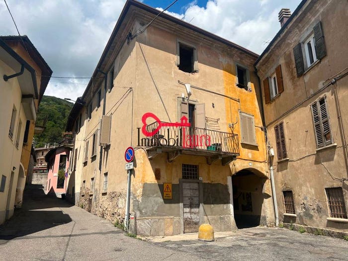 Appartamento con 5 locali in vendita in Centro, Arcisate