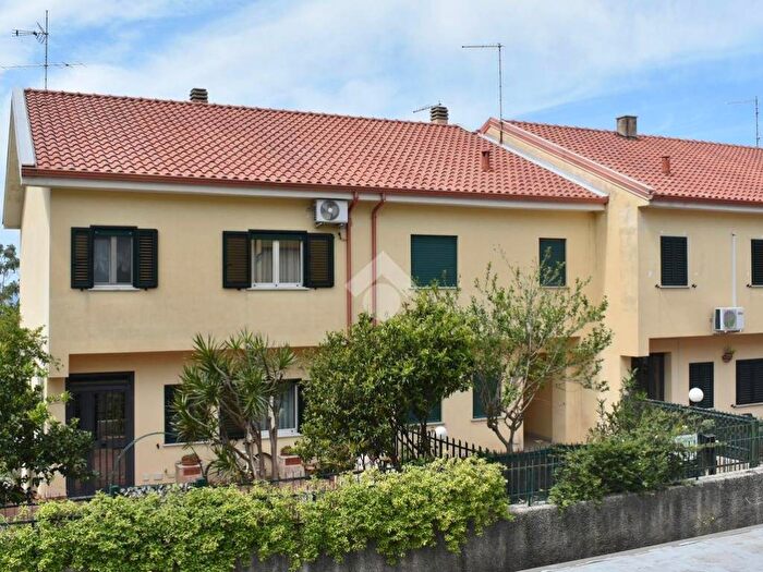 Casa trilocale in vendita in Via Riace, Centro, Paola