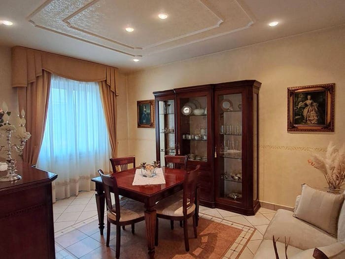 Appartamento quadrilocale in vendita in Via Roccarainola, Forchia