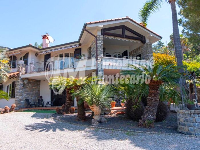 Casa con 6 locali in vendita in Via Rivaira, Due Strade, Bordighera