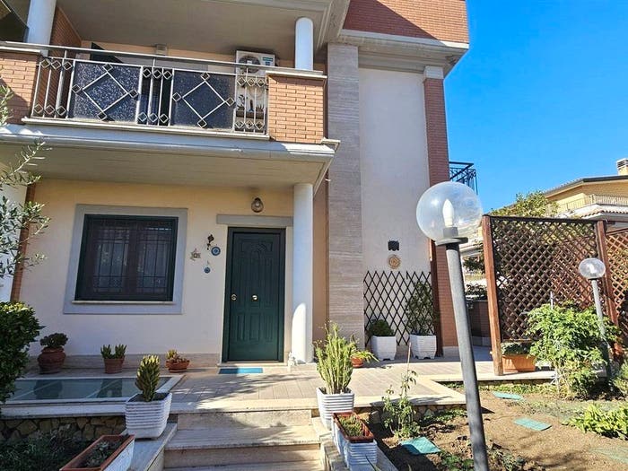 Casa con 5 locali in vendita in Via Vincenzo Gioberti, Tor Lupara, Fonte Nuova