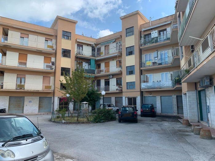 Appartamento quadrilocale in vendita in Via Mauro del Giudice, Rodi Garganico