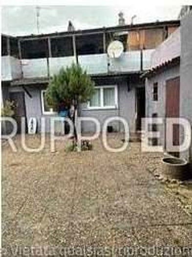 Appartamento con 6 locali in vendita in Via Savignotto, Centro, Casalvolone
