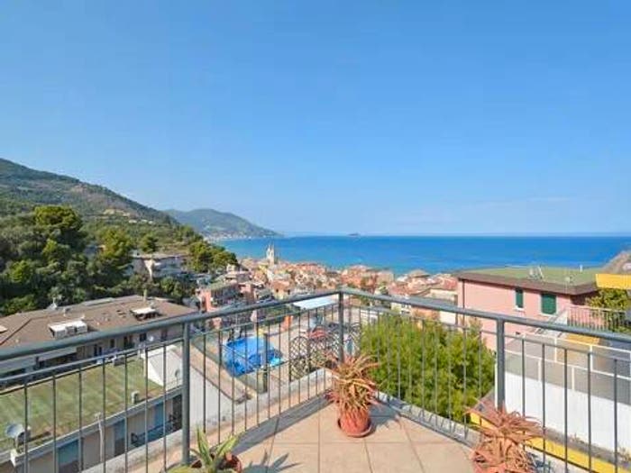 Casa con 6 locali in vendita in Via Castello Romano, Laigueglia