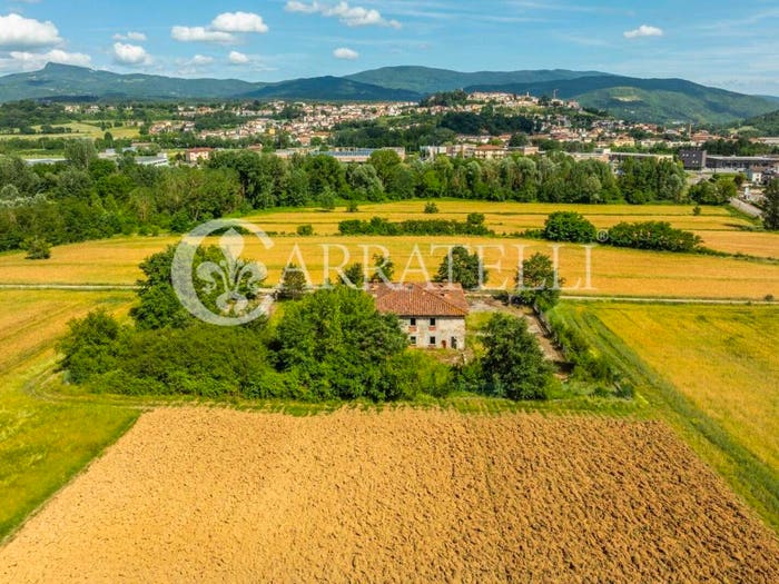 Casa con 6 locali in vendita in Via Aretina, Bibbiena