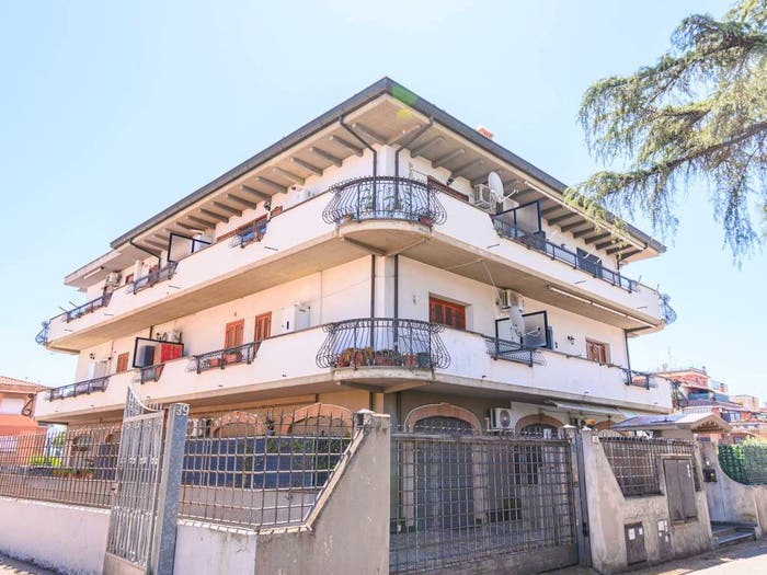 Appartamento bilocale in vendita in Via Massa Silani, Rocca Cencia, Roma