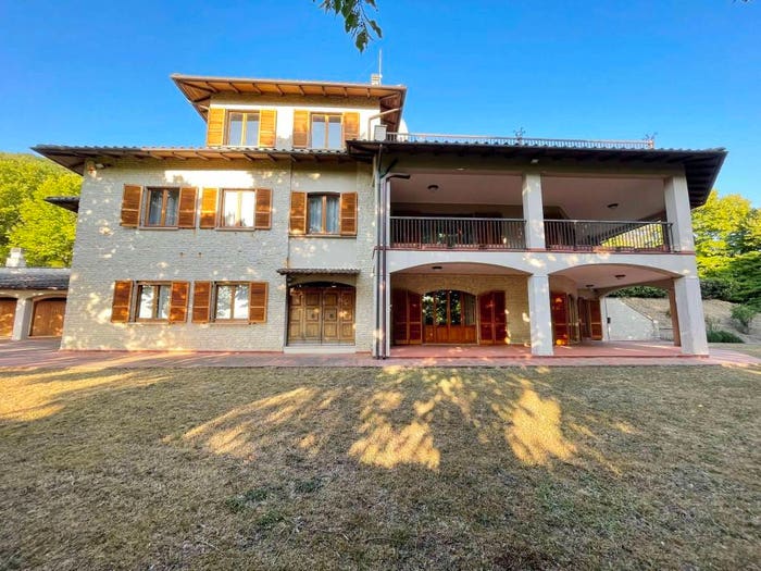 Casa con 6 locali in vendita in via Borghetto, Purello, Fossato di Vico