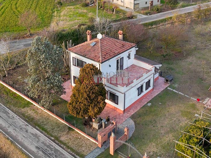 Casa con 6 locali in vendita in Via Santa Croce, Santa Maria Nuova, Bertinoro
