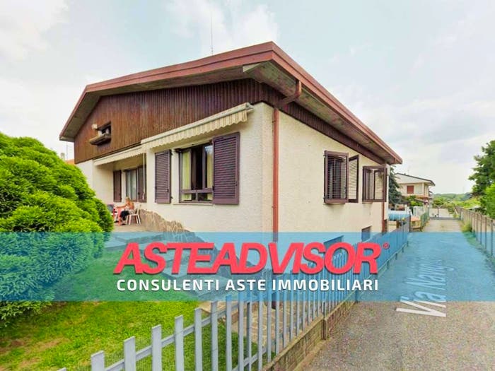 Casa con 6 locali in vendita in Via A De Gasperi, Lonate Ceppino