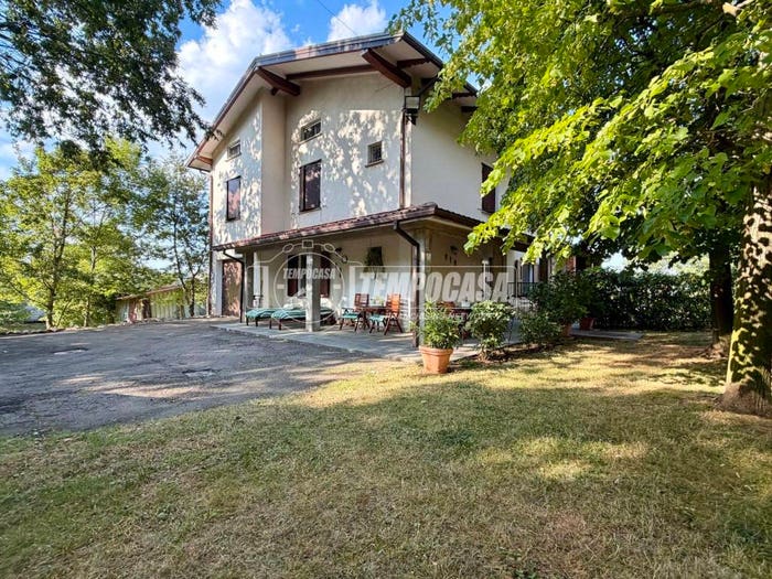 Casa con 6 locali in vendita in Pavullo nel Frignano