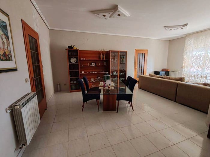 Appartamento con 5 locali in vendita in via albani, Floridia