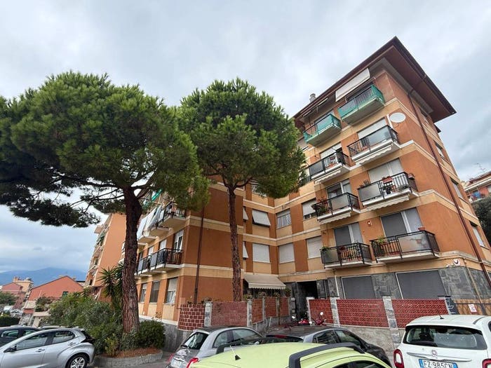 Appartamento trilocale in vendita in Via Gerolamo Ratto, Pra', Genova