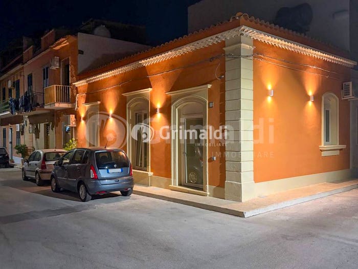 Casa quadrilocale in vendita in Centro, Avola