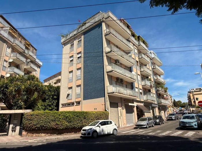 Appartamento con 6 locali in vendita in Via Milano, Bonaria, Cagliari