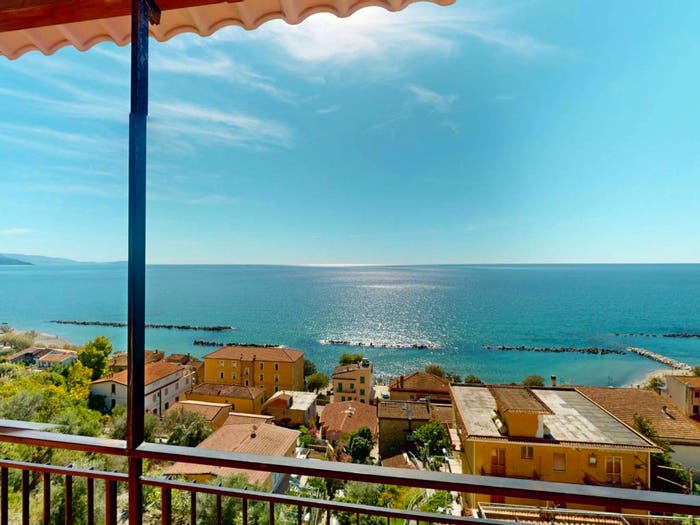 Appartamento con 6 locali in vendita in Via Giuseppe Ungaretti, Pioppi, Pollica