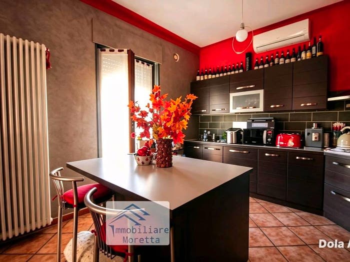 Appartamento quadrilocale in vendita in Via Luigi Cadorna, Corso Langhe Moretta Corso Cortemilia, Alba