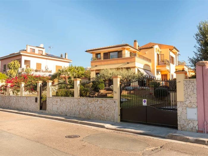 Casa con 6 locali in vendita in via biora, Margine Rosso Sant'Anastasia, Quartu Sant'Elena