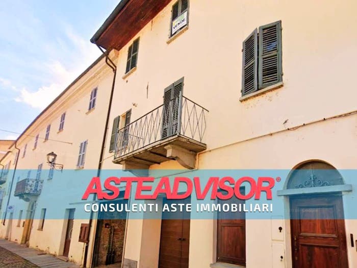 Appartamento quadrilocale in vendita in Via Dante Alighieri, Cortemilia