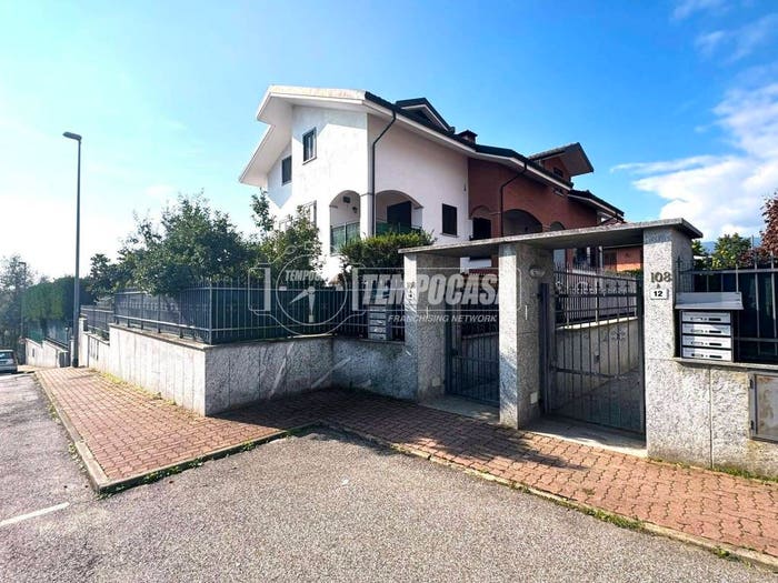 Appartamento con 6 locali in vendita in Via Galileo Ferraris B, Centro, Givoletto