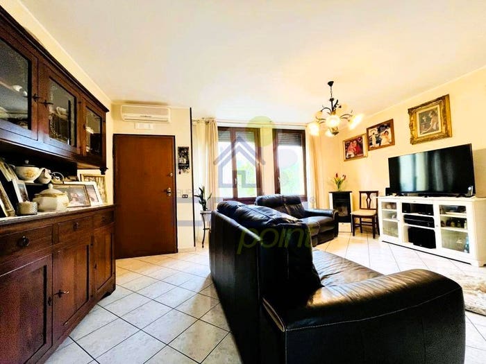 Casa con 6 locali in vendita in Via Largo Chiese, Asola