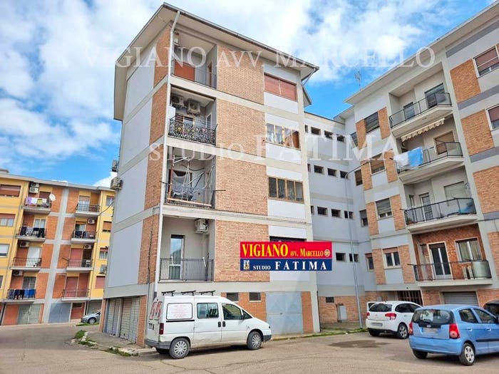 Appartamento trilocale in vendita in Via Ester Loiodice, San Pio X, Foggia
