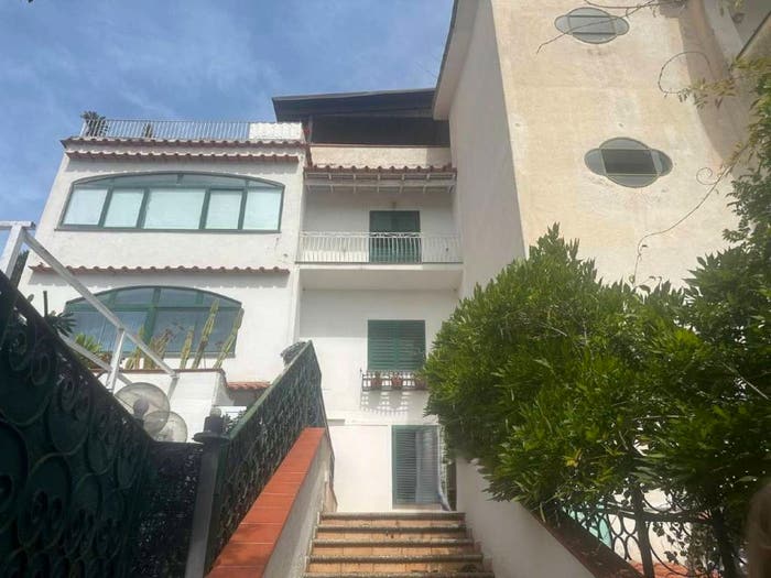 Appartamento con 5 locali in vendita in via Osservatorio, Centro, Ischia