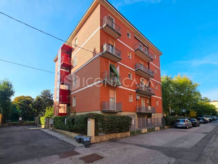 Appartamento trilocale in vendita in Via dei Carbonari, Centro Garibaldi, Casalecchio di Reno