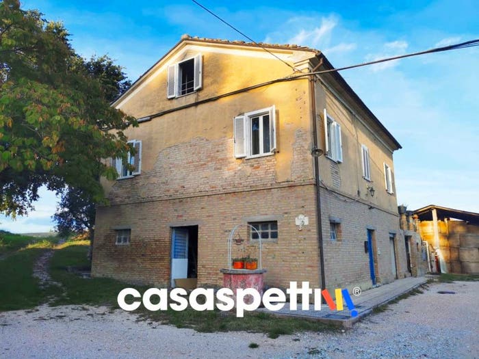Casa trilocale in vendita in Contrada Riolante, Tolentino