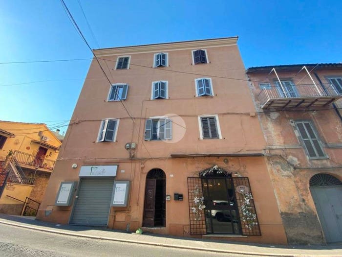 Appartamento trilocale in vendita in VIA ROMA, Centro, Palombara Sabina