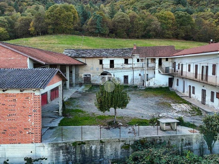 Casa con 6 locali in vendita in Via Sasia, Envie