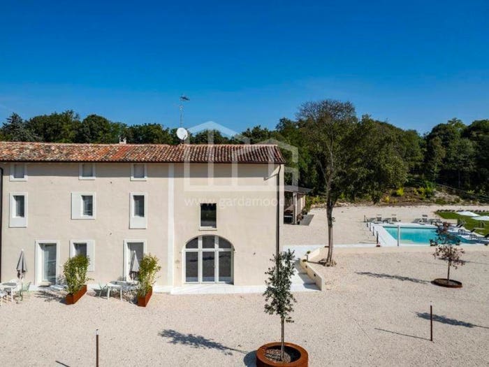 Casa con 6 locali in vendita in strada montagnoli, Volta Mantovana