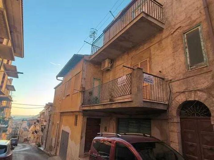 Casa con 6 locali in vendita in Via Usurpi, Cattolica Eraclea