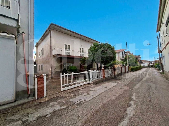 Casa con 6 locali in vendita in VIA MICHELANGELO BUONARROTI SNC, Centro, Vairano Patenora