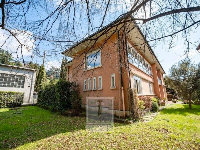 Casa con 6 locali in vendita in via mazzini, Centro, Calolziocorte
